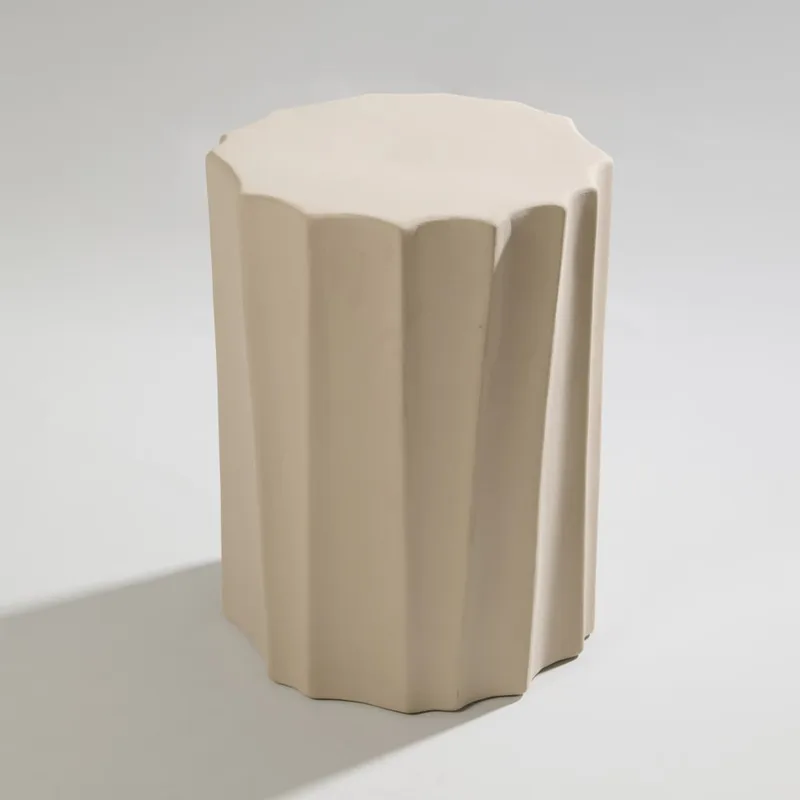 Bout de canapé en céramique beige