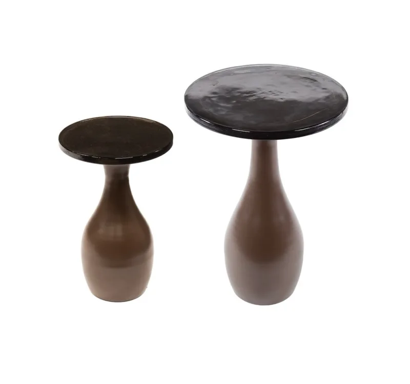 Set de tables d'appoint en métal et verre