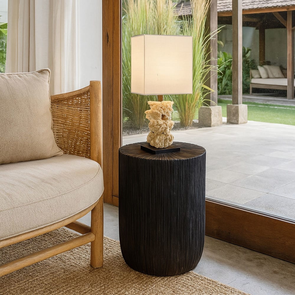 Now’s Home, table d’appoint en bois, photo du marchand