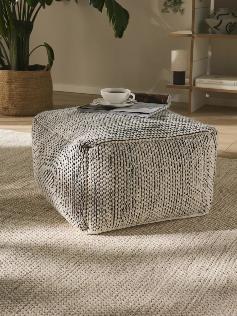 Benuta, pouf en tissu ou velours, photo du marchand