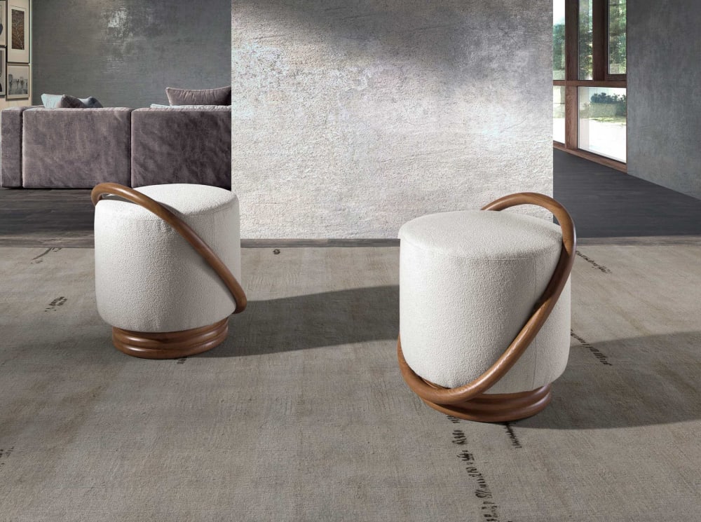 Angel Cerda, pouf en tissu ou velours, photo du marchand