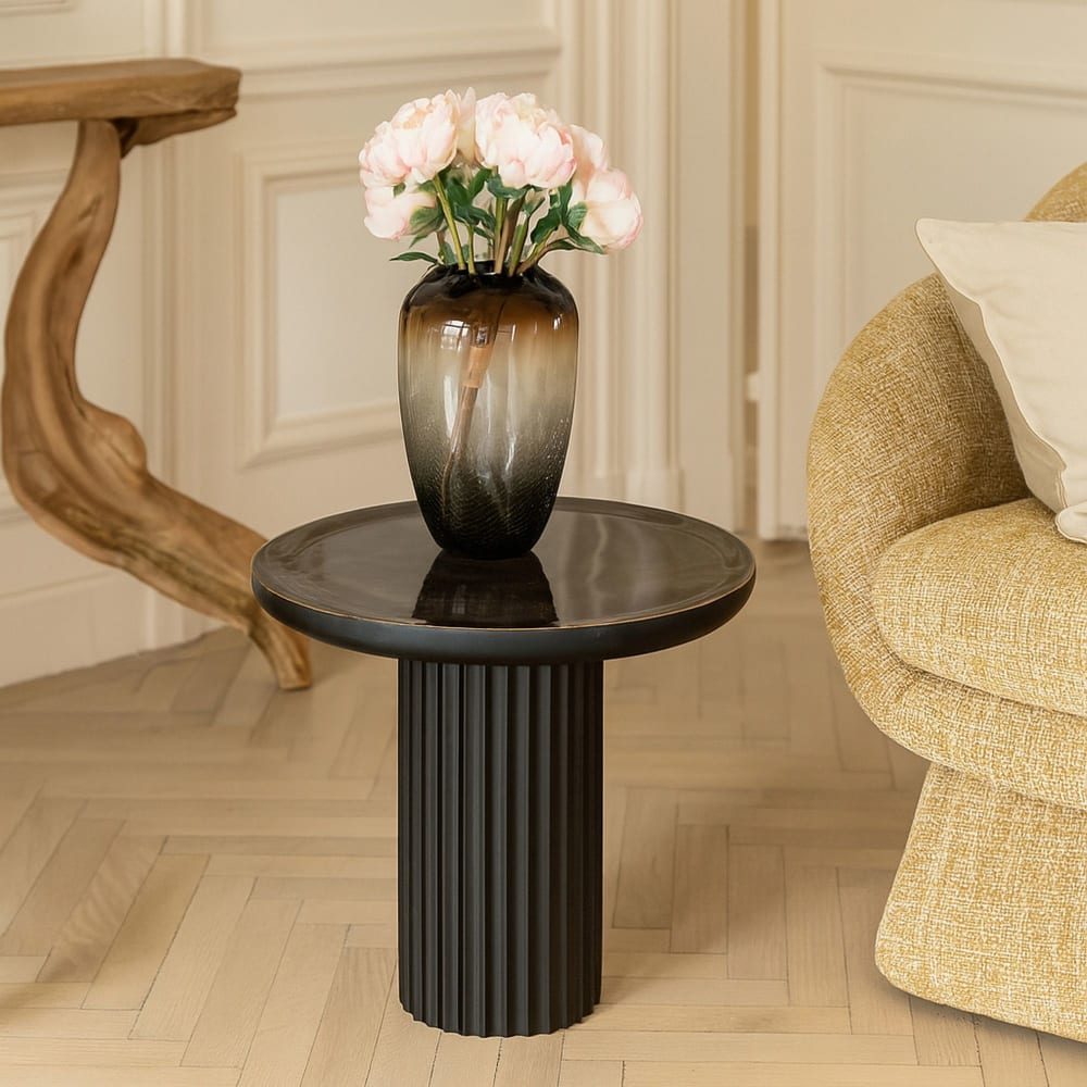 Now’s Home, table d’appoint en métal, photo du marchand
