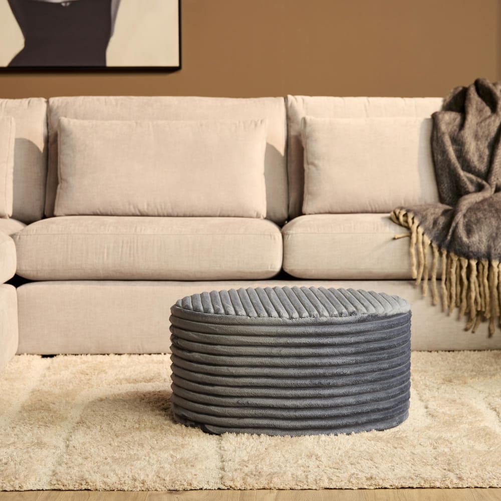 Pier Import, pouf en tissu ou velours, photo du marchand
