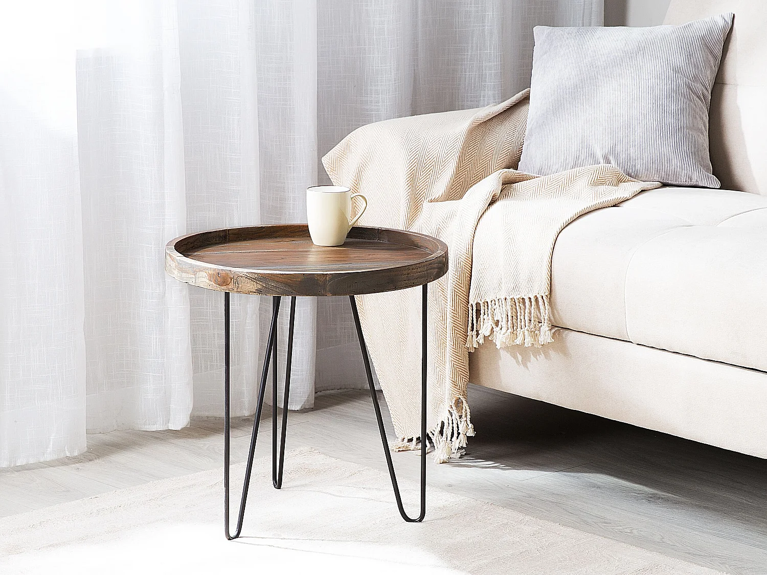Beliani Bondiss, table d’appoint en bois, photo du marchand