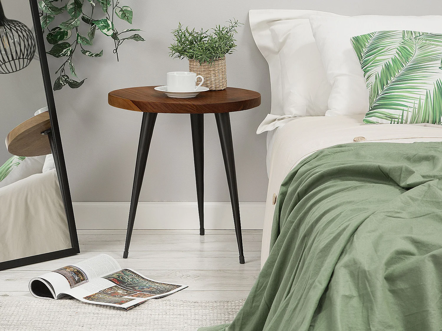 Beliani Detah, table d’appoint en bois massif, photo du marchand