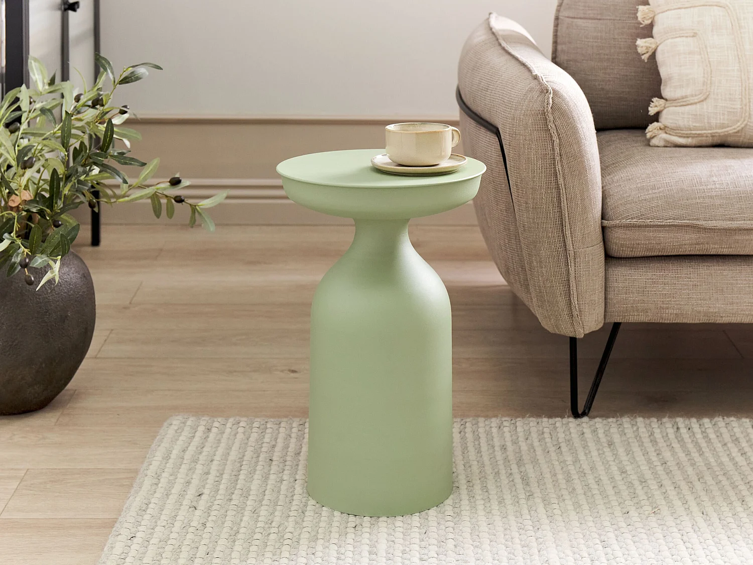 Beliani Tenjo, table d’appoint en métal, photo du marchand