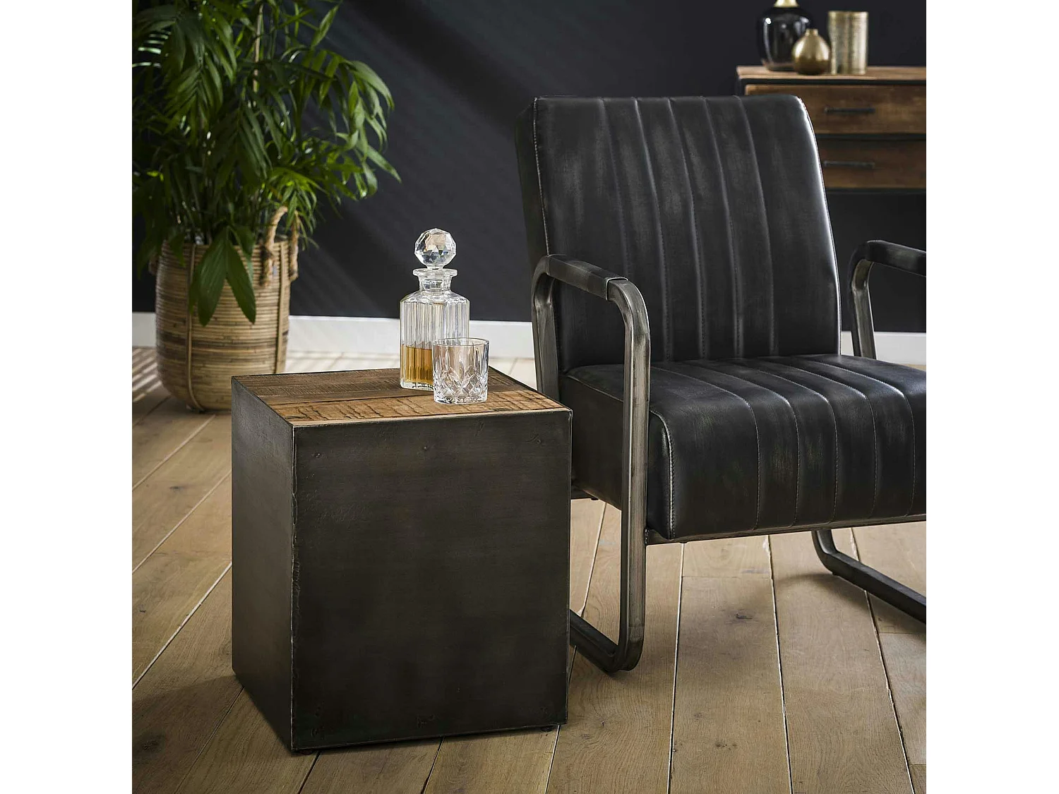 Pier Import Sheffield, table d’appoint en panneau, photo du marchand