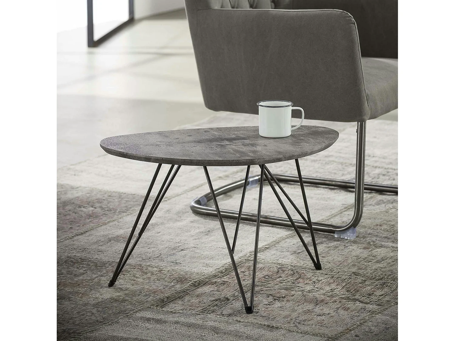 Pier Import Helsinki, table d’appoint en bois, photo du marchand