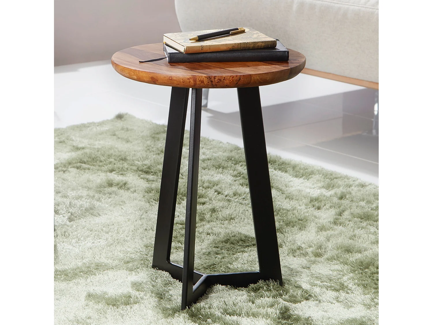 Vente-unique, table d’appoint en bois, photo du marchand