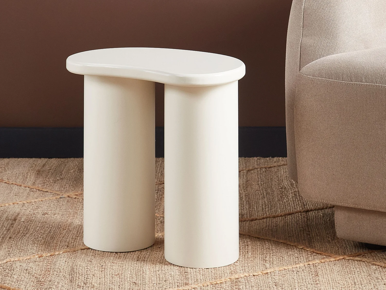 Beliani Inglis, table d’appoint en panneau, photo du marchand