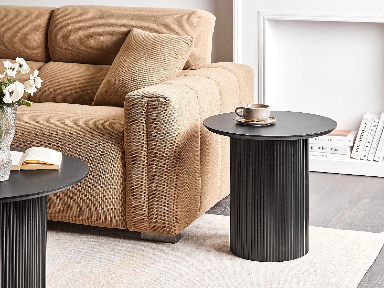 Beliani Leona, table d’appoint en panneau, photo du marchand