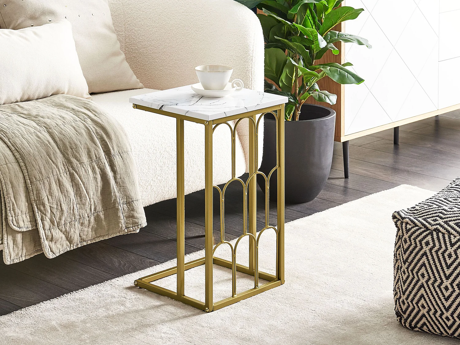 Beliani Pandale, table d’appoint en métal, photo du marchand