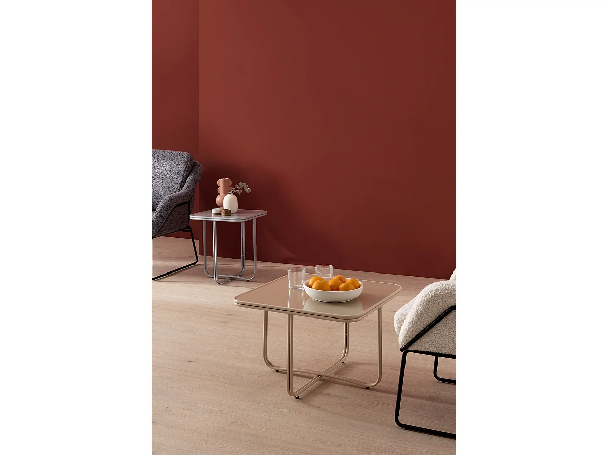 Vente-unique, table d’appoint en métal, photo du marchand
