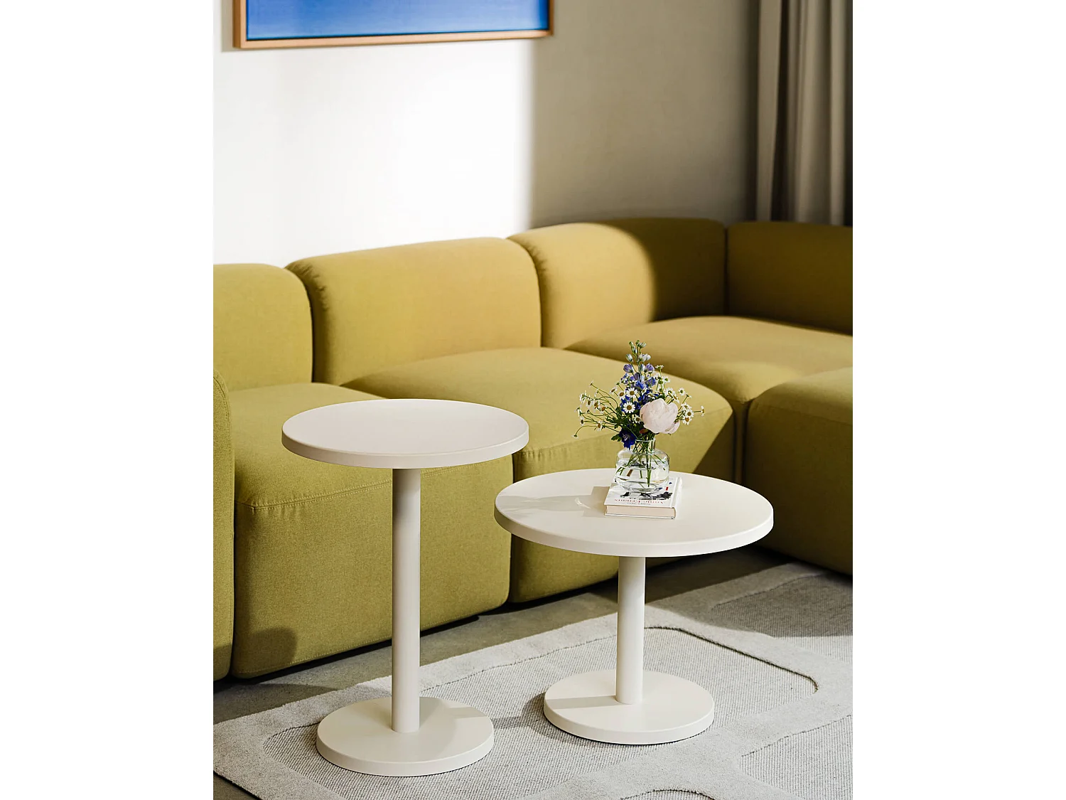 Vente-unique, table d’appoint en métal, photo du marchand
