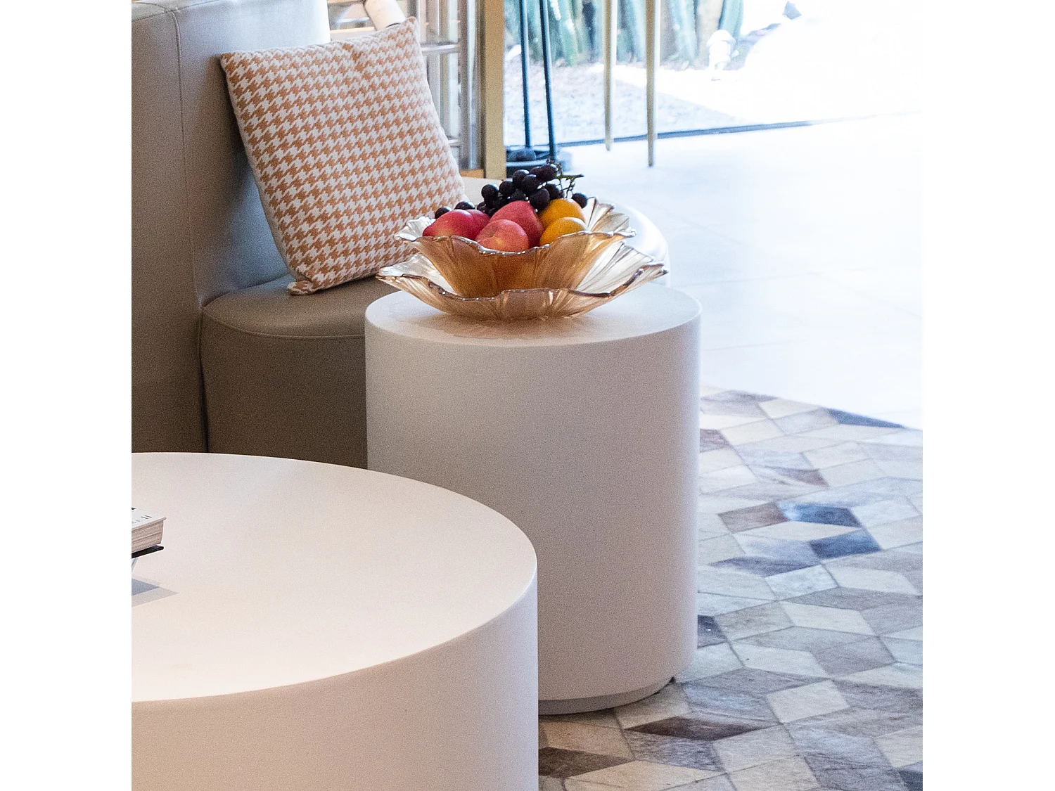 Elementi, table d’appoint en béton, photo du marchand