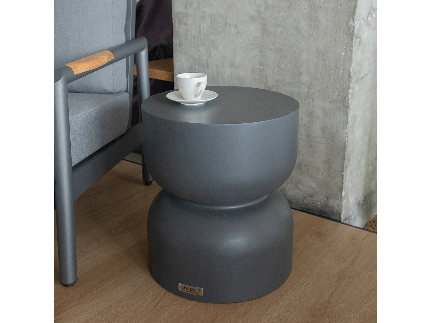 Elementi, table d’appoint en béton, photo du marchand