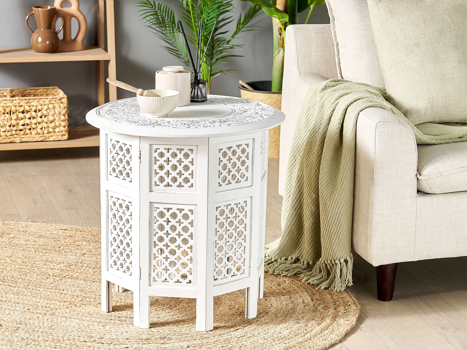 Beliani Elara, table d’appoint en bois massif, photo du marchand
