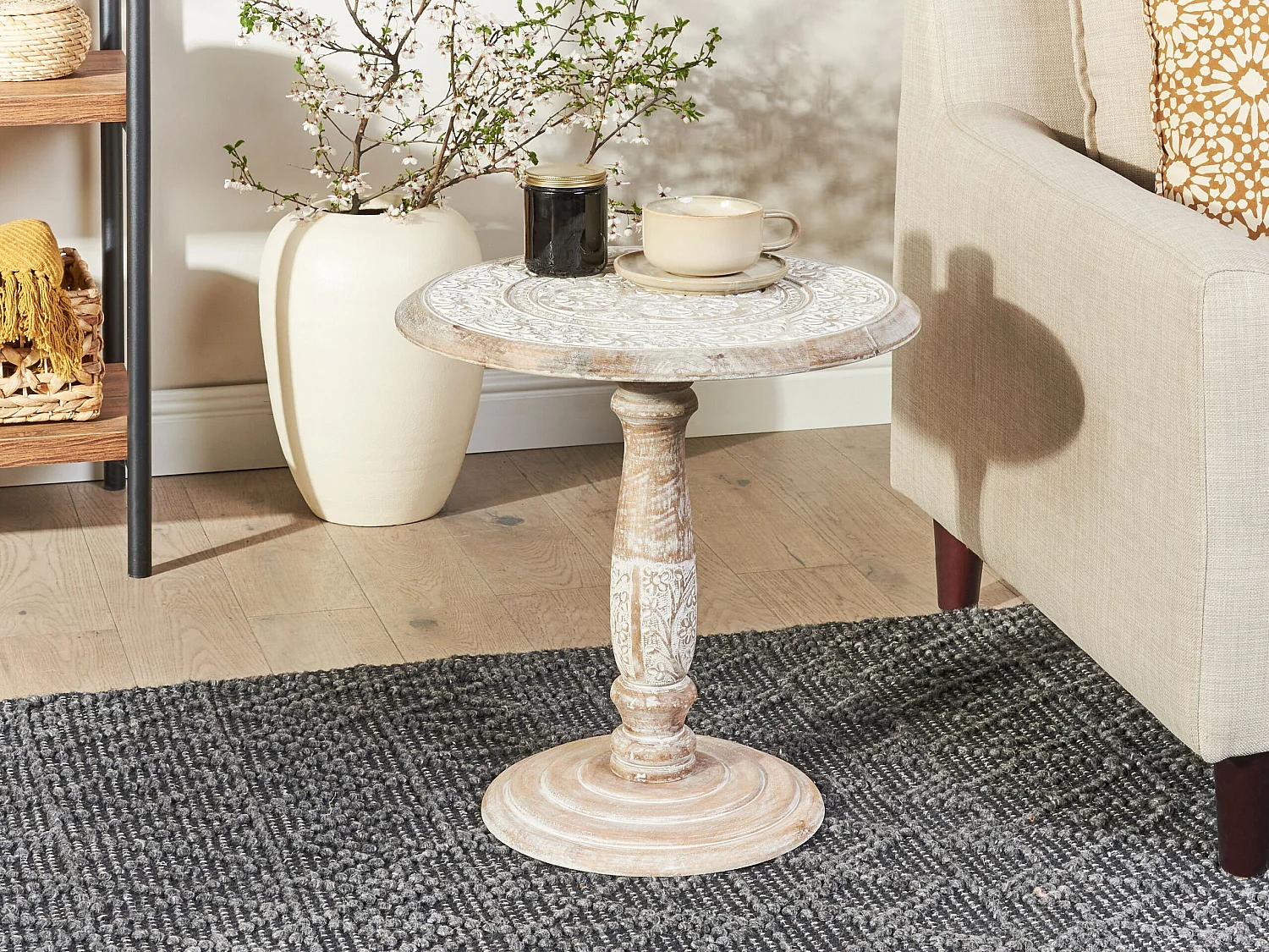 Beliani Jambia, table d’appoint en bois massif, photo du marchand