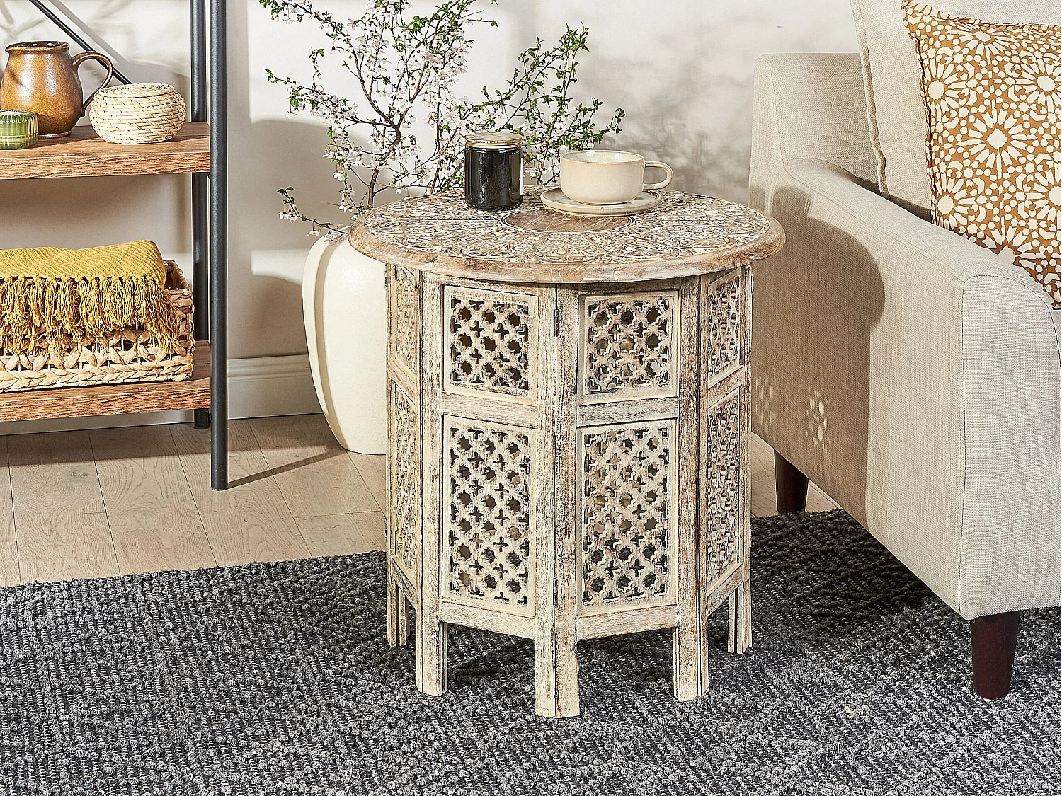 Beliani Santra, table d’appoint en bois massif, photo du marchand